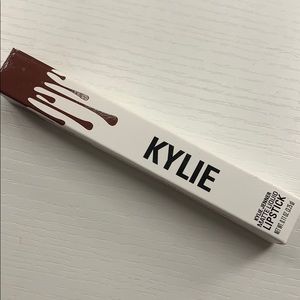 kylie jenner matte liquid lipstick